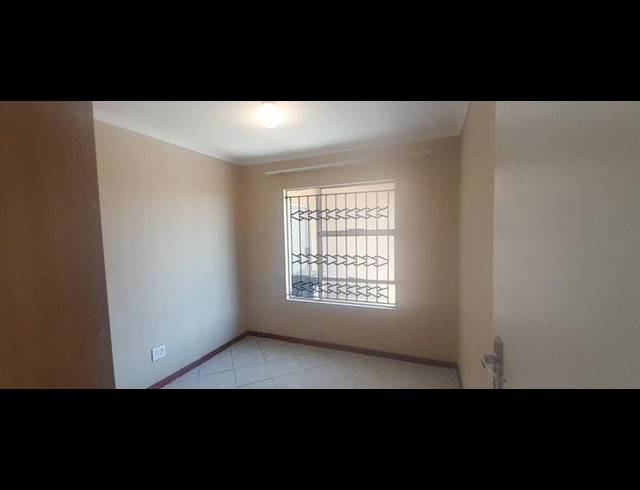 3 BEDROOM HOUSE FOR SALE IN COSMO CITY